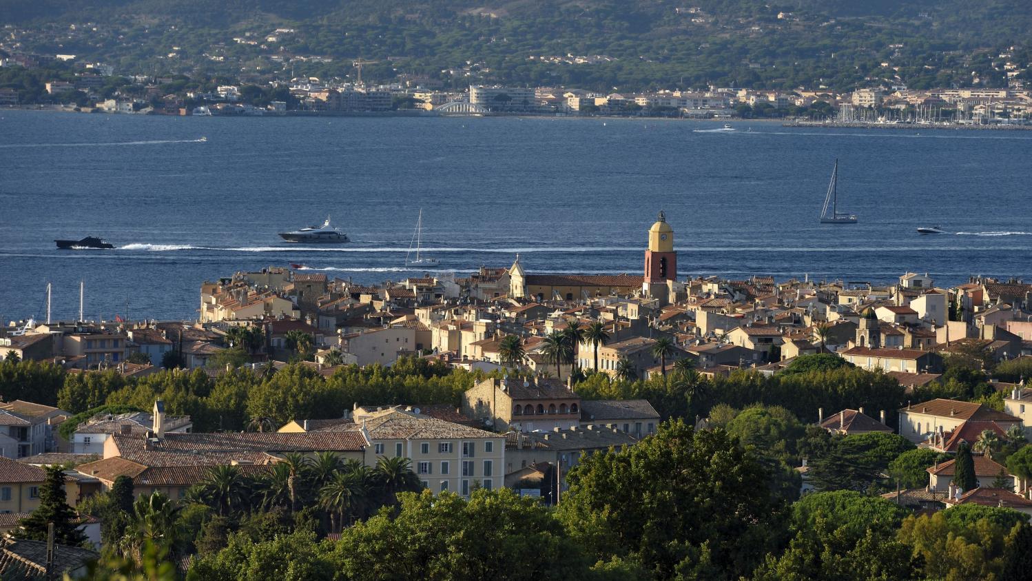 « Il y a beaucoup de réfractaires à la vaccination » : comment un foyer de rougeole a pu apparaître dans une école de Saint-Tropez « Il y a beaucoup de réfractaires à la vaccination » : comment un foyer de rougeole a pu apparaître dans une école de Saint-Tropez