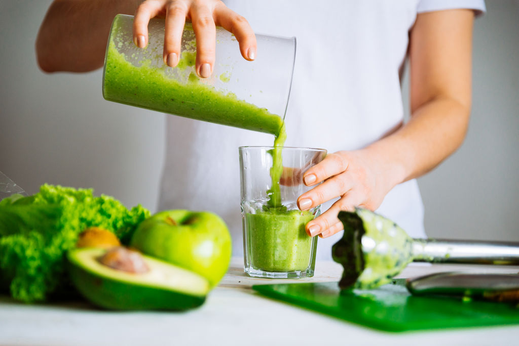 Smoothie, eau détox, jus de légumes : quelle boisson healthy choisir ? Smoothie, eau détox, jus de légumes : quelle boisson healthy choisir ?